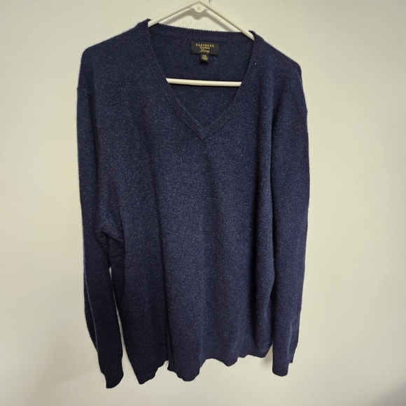 Club Room Men's V-Neck Sweater in Deep Blue - Picture 1 of 3